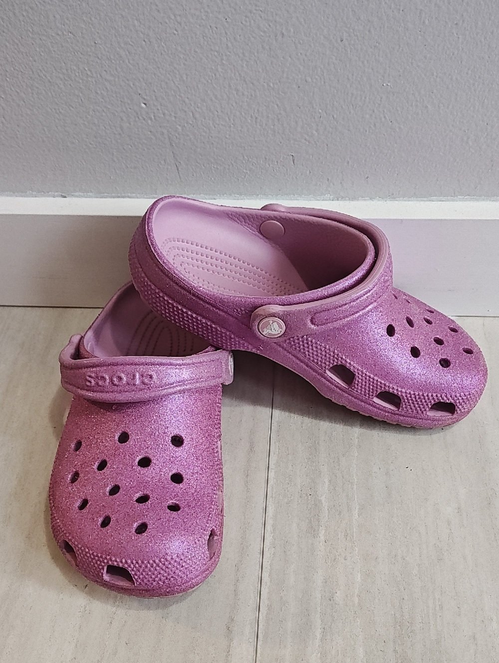 CROCS Glitter Lavender Pink Clogs W 6